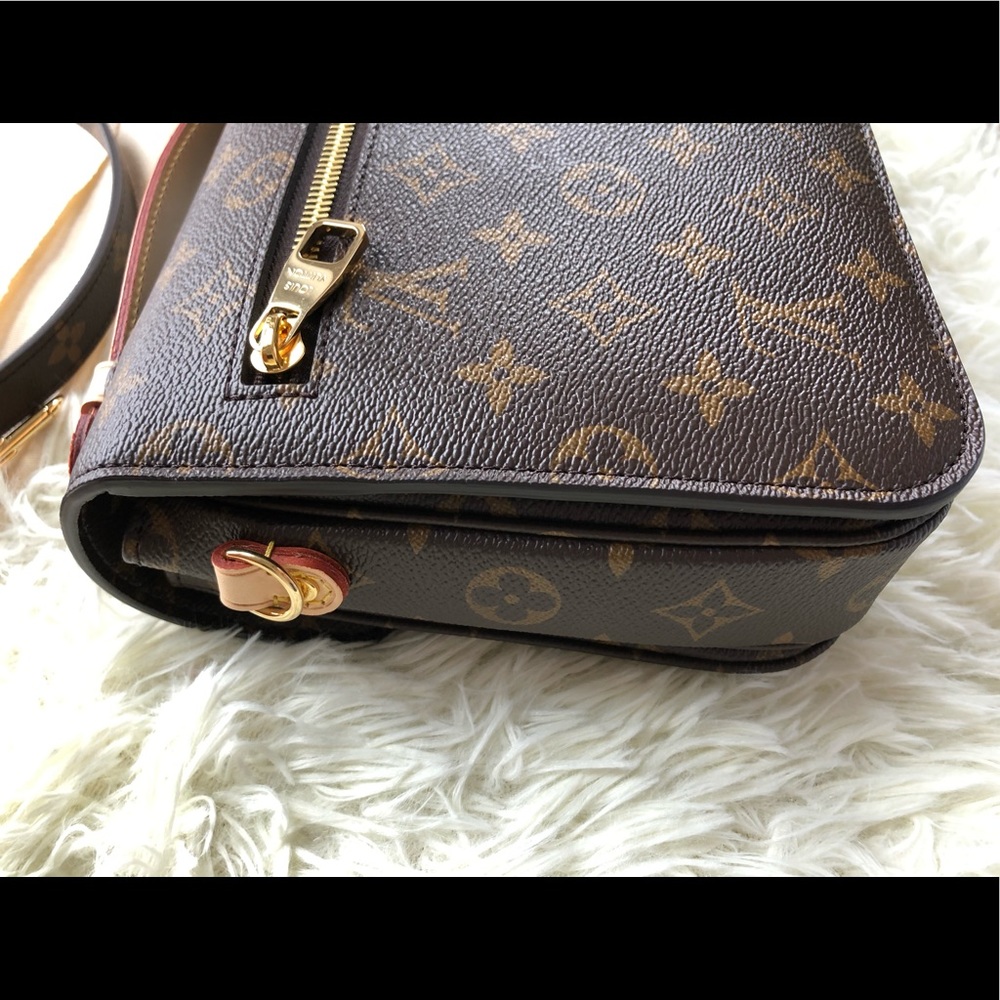 Louis Vuitton POCHETTE MÉTIS (Extra Pictures) - Picture 8 of 16
